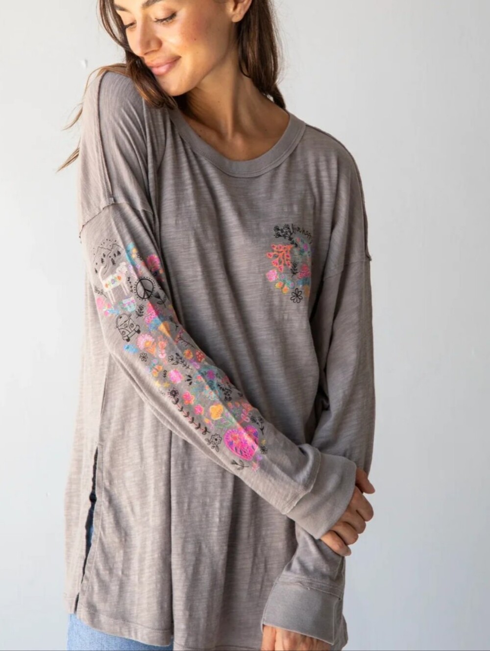NATURAL LIFE NWT Taupe Long-Sleeve Tee with Colorful Graphics Floral Sleeve Sz M